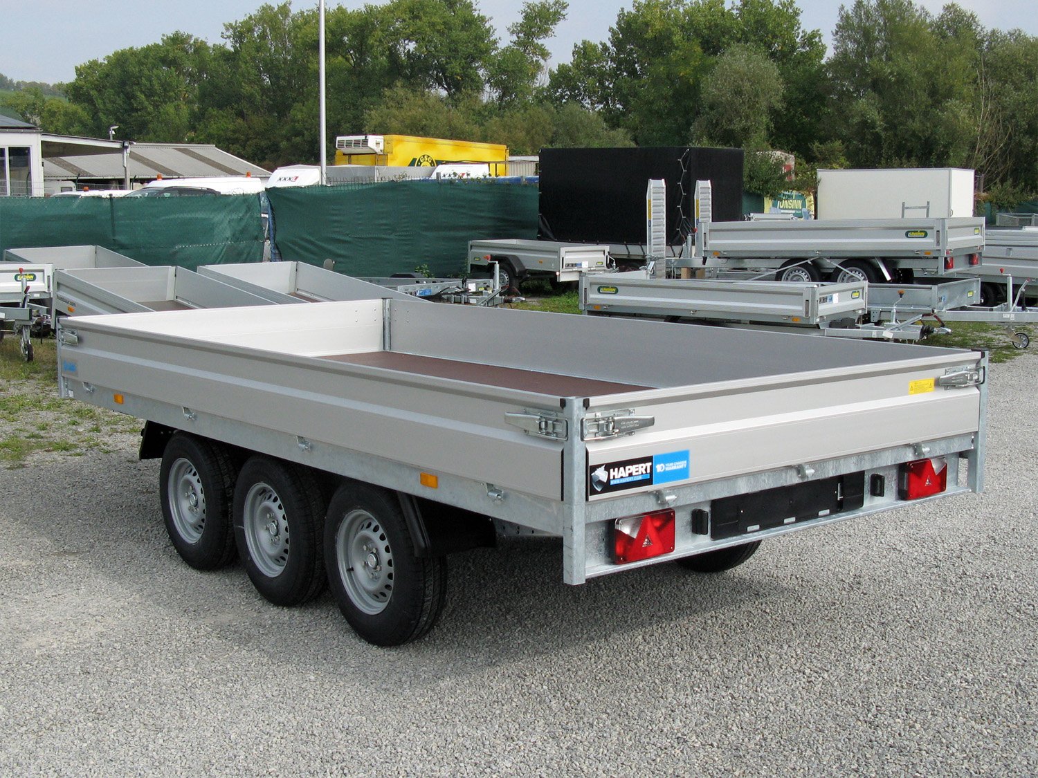 Hapert Azure H-3 – Dreiachsiger Hochlader – 3.500 kg,  Parabelfederung