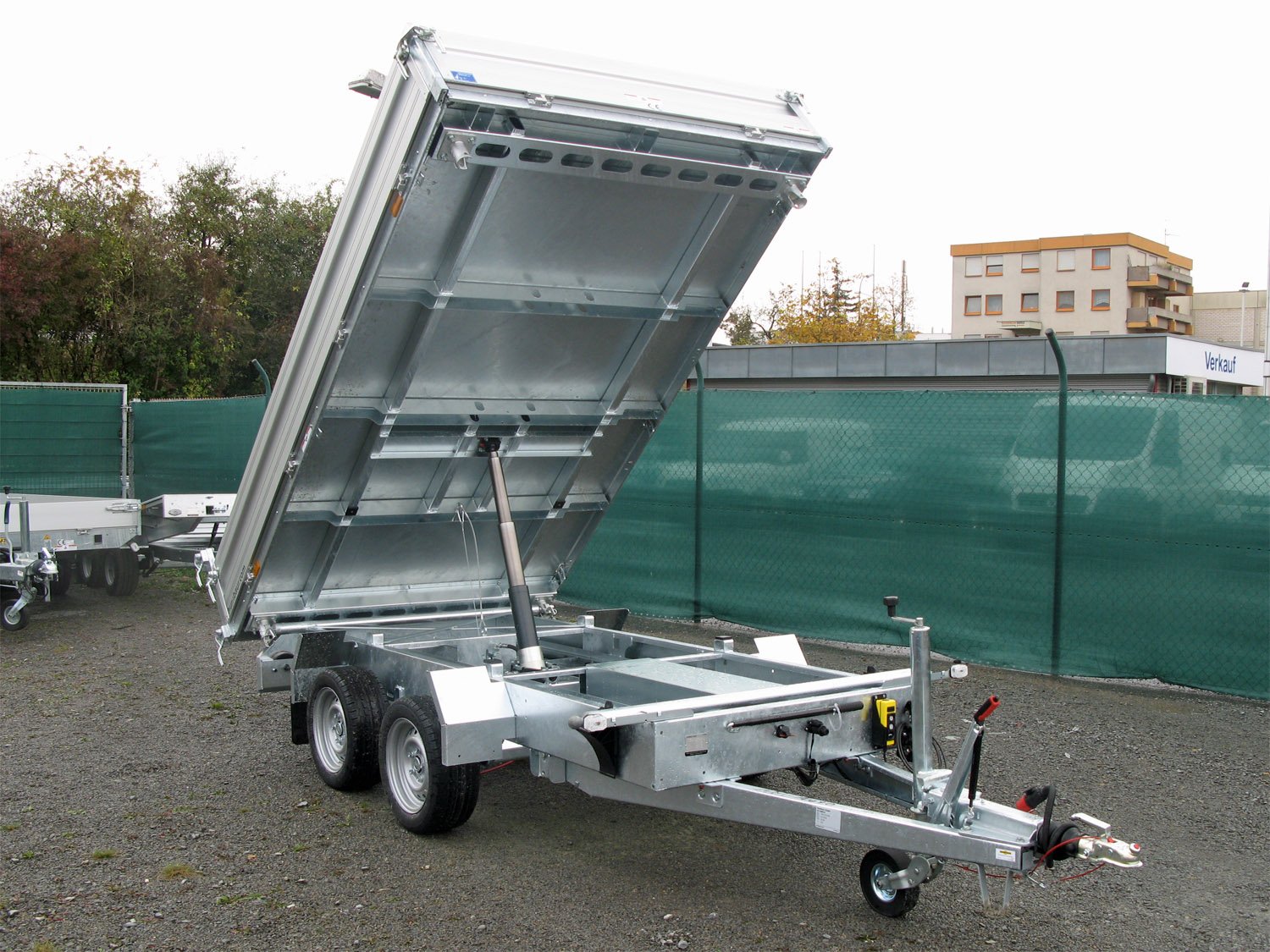 Humbaur HTK 3000.37 – Alu-Kippanhänger – elektrische Pumpe