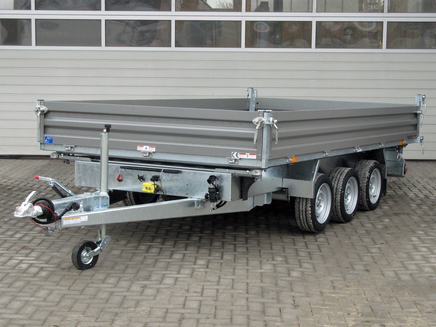 Humbaur HTK 3500.41 – Tridem-Kippanhänger – Stahl, Stahlbordwand