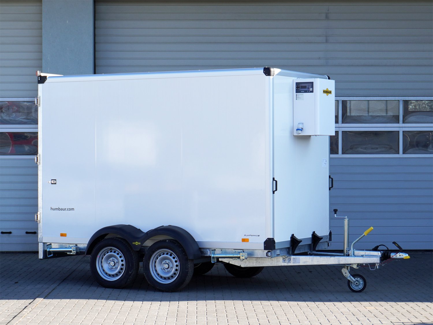 Humbaur HGK 25 32 18 | 21 PF60 Deluxe – Kühlkoffer – Tandemachse